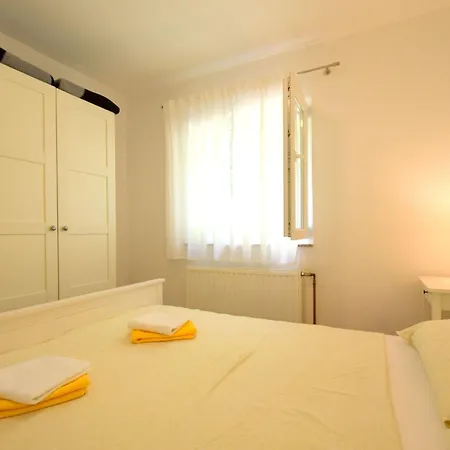 Julia2 Mit Eigenem Balkon By Interhome 公寓