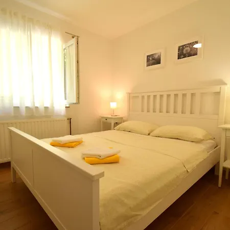 Julia2 Mit Eigenem Balkon By Interhome 公寓 Čižići